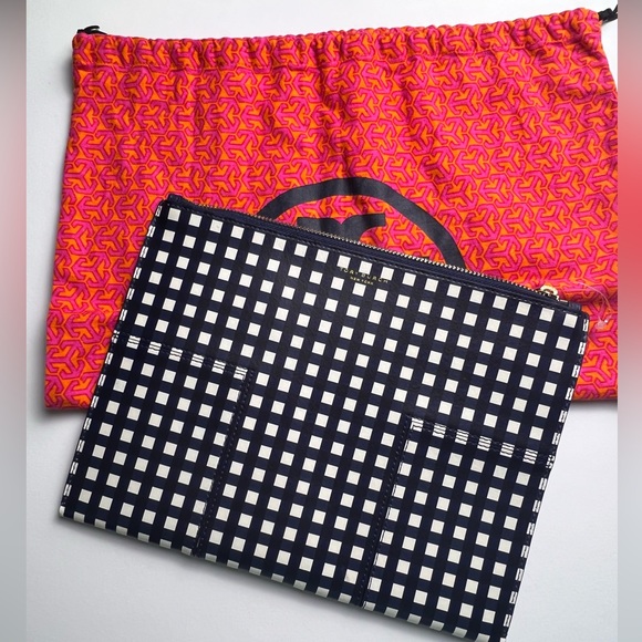 NEW Tory Burch Royal Navy Block T  Medium Travel Pouch - Picture 2 of 11